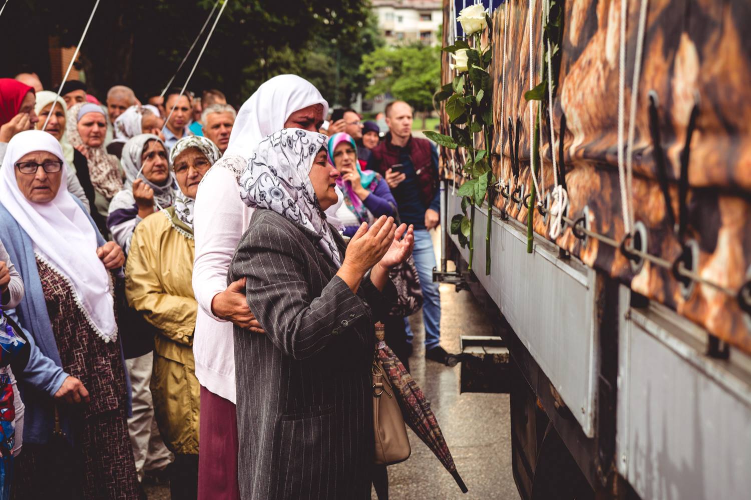 Sutra u Ilijašu ispraćaj tabuta sa posmrtnim ostacima žrtava genocida u Srebrenici