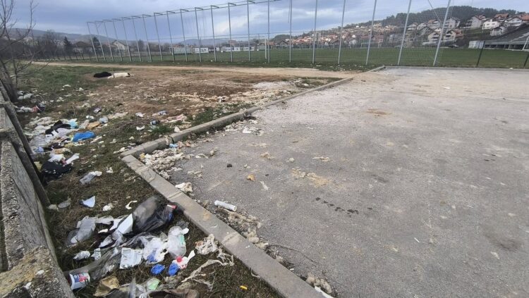 Ko je kriv za prljave ulice Ilijaša – nesavjesni građani ili komunalne službe?