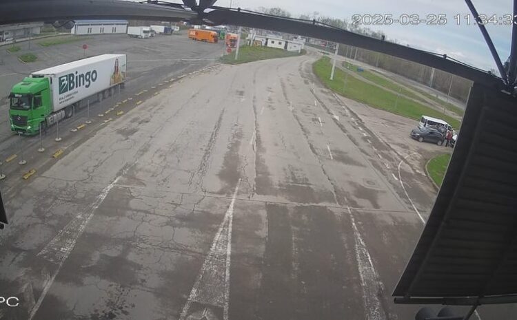 Kolona vozila prošla bez zaustavljanja: Dodik prešao u Srbiju preko graničnog prijelaza Rača?