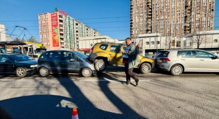 U lančanom sudaru na Pofalićima učestvovalo čak 10 automobila