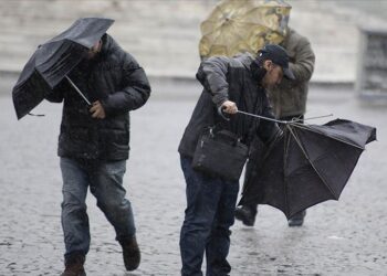 Narandžasto upozorenje: Očekuju se obilne kiše i snažni udari vjetra – poziv na oprez!