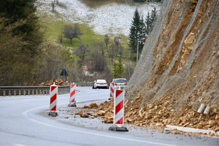 Uloženo 6,5 miliona KM, a cesta zatvorena zbog stalnih odrona na dionici M-18 Čevljanovići-Nišići