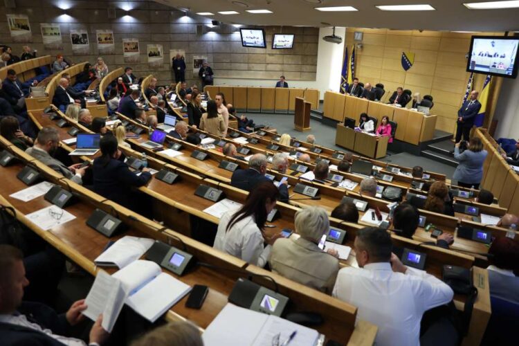 Dom naroda Parlamenta FBiH usvojio izmjene Zakona o doprinosima, fiskalna rasterećenja