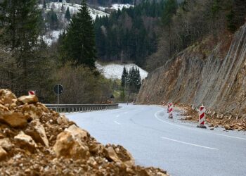 Zašto Ceste FBiH šute o novoj i neupotrebljivoj trećoj traci na dionici ceste od Sarajeva prema Tuzli