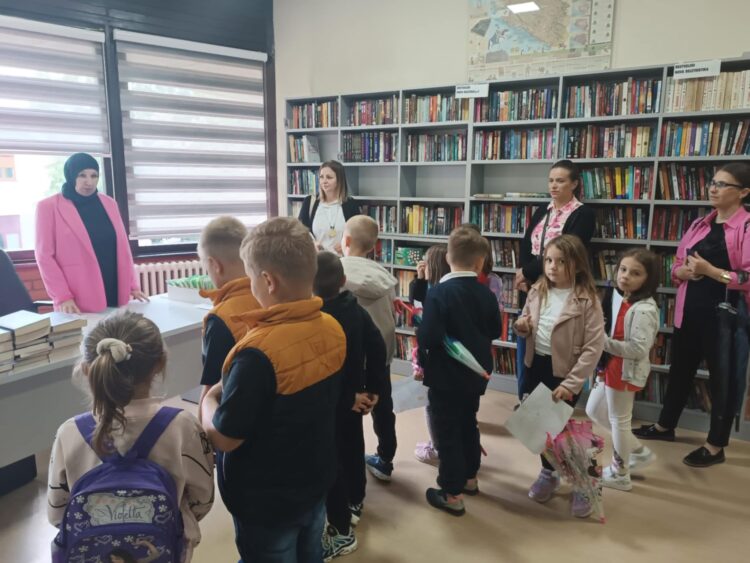 Prvačići iz područnih škola Misoča, Malešići i Bioča u posjeti JU KSC i Radio Ilijaš