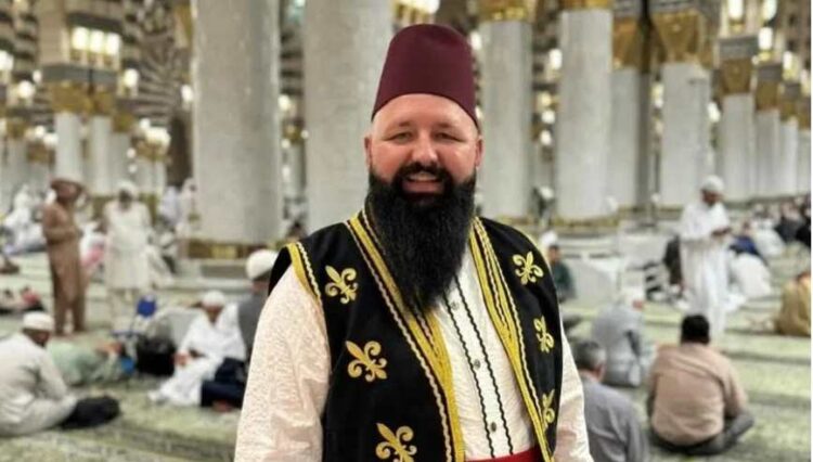 Ovo je BiH | Katolik darovao imama pred put na hadž u Meku: “Hodža, red je red”