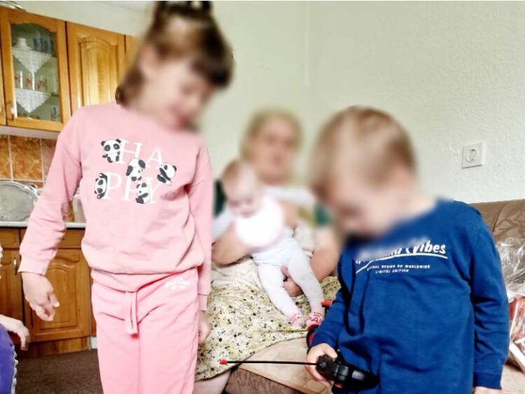 Humanitarci sa Buka u posjeti jetimima u mjestu Trtorići kod Breze