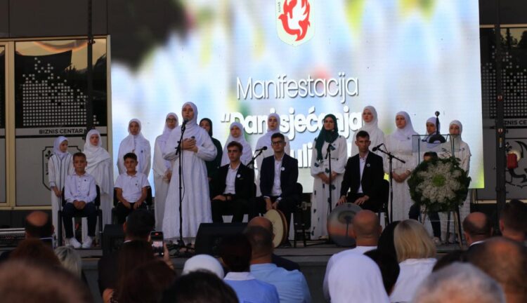 U Ilijašu održana Akademija povodom obilježavanja 30. godišnjice genocida u Srebrenici (FOTO)