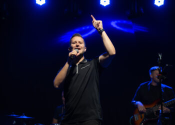 Miralem Miky Ramić i bend priredili nezaboravnu muzičku večer u Ilijašu (FOTO)