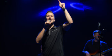 Miralem Miky Ramić i bend priredili nezaboravnu muzičku večer u Ilijašu (FOTO)