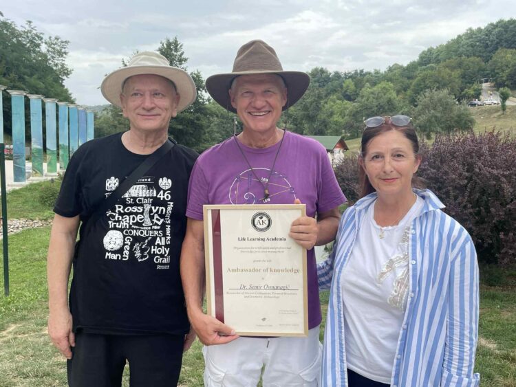 Dr. Semiru Osmanagiću uručeno priznanje “Ambasador znanja”