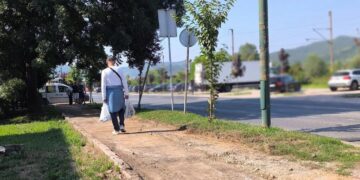 Počela rekonstrukcija pješačke staze pored zgrade Elektrodistribucije u Ilijašu (FOTO)