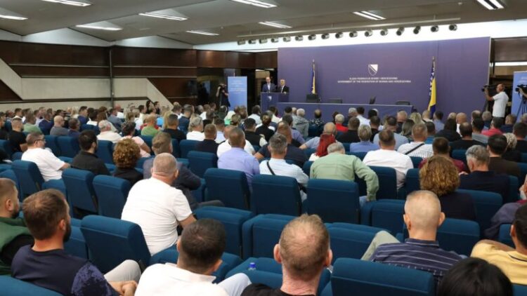 Potpisani ugovori za očuvanje skoro 700 radnih mjesta povratnika