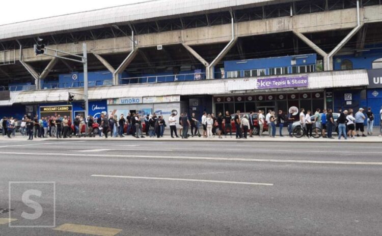 Veliko interesovanje za sarajevski derbi: Ogromne gužve ispred stadiona Grbavica