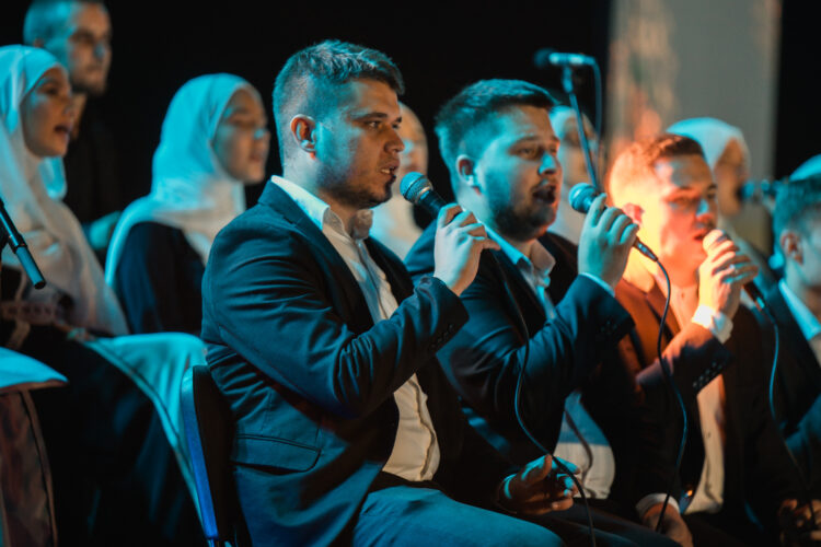 Na Gradskom stadionu u Ilijašu održan spektakularan koncert “Veče najljepših ilahija i kasida” (FOTO)