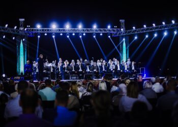 Na Gradskom stadionu u Ilijašu održan spektakularan koncert “Veče najljepših ilahija i kasida” (FOTO)