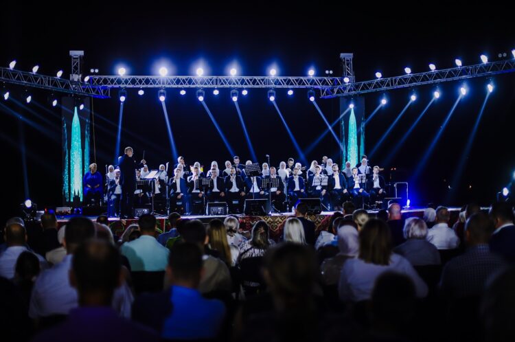Na Gradskom stadionu u Ilijašu održan spektakularan koncert “Veče najljepših ilahija i kasida” (FOTO)
