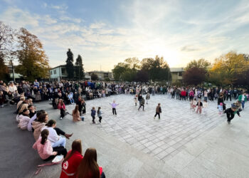 Stotine građana na emotivnom skupu „Ilijaš za Halida“ (FOTO)