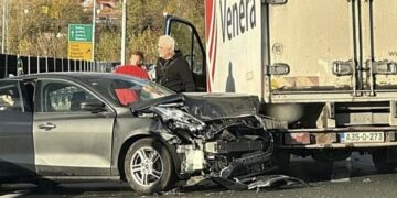 Teška saobraćajna nesreća kod Vogošće: Sudar dva vozila izazvao gužvu na autoputu