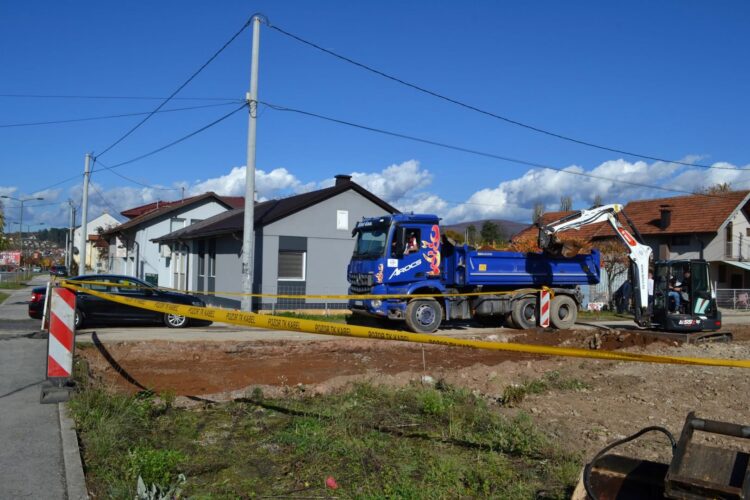 Općina nastavlja s ulaganjem u infrastrukturu: U toku radovi na novoj saobraćajnici u centru Ilijaša