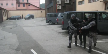 Pet policajaca podvodilo djevojčice od 16 godina, uhapšena i trojica korisnika usluga