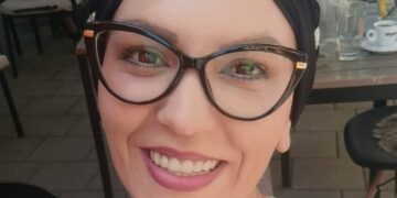 Dobri ljudi, telefone u ruke: Samohrana majka (33) treba našu pomoć u borbi protiv opake bolesti