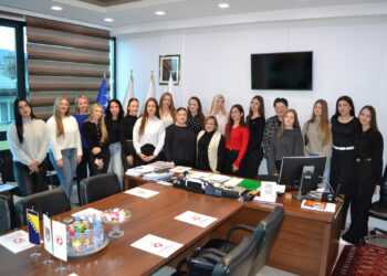 Socijalni dan u Općini Ilijaš: Srednjoškolke stekle praktično iskustvo u lokalnoj upravi (FOTO)