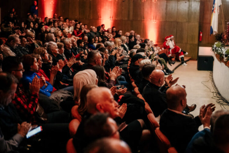 Jedanaest godina osmijeha i dobrote: Božićni koncert HKD “Napredak” gradi mostove u Ilijašu