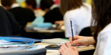 Vijeće za djecu FBiH: Utvrditi odgovornost svih onih koji su morali osigurati zaštitu maloljetnica