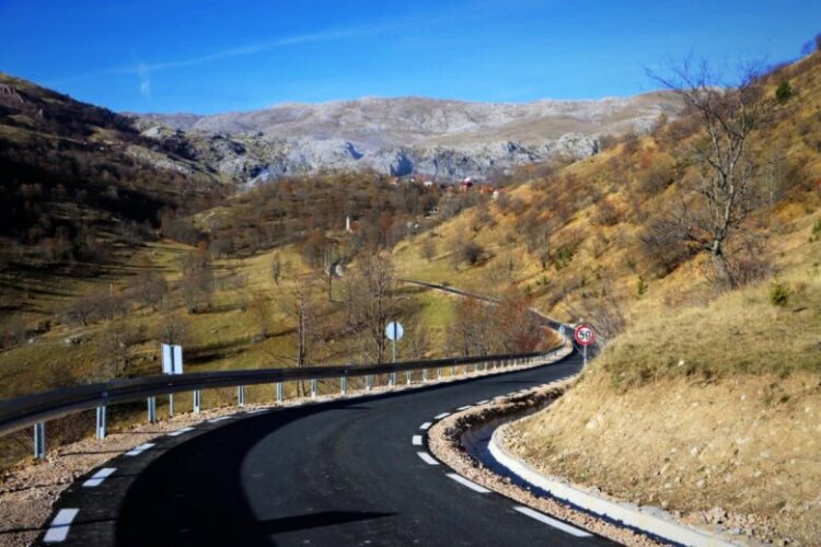 Do sela Umoljani izgrađen potpuno novi put u dužini od 3,5 kilometara