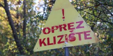 Civilna zaštita ponovo upozorava: Zemljana masa klizi prema objektima na lokalitetu Curine njive