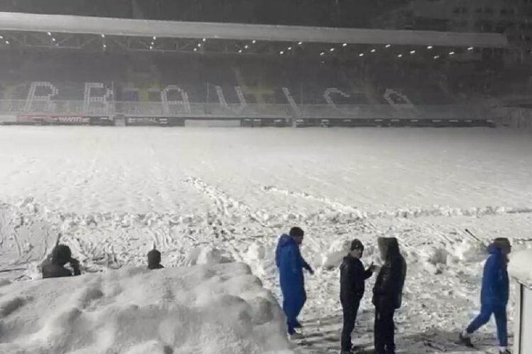 Grbavica okovana snijegom: Nemogući uslovi za odigravanje utakmice