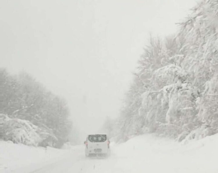 Ripački klanac i Romanija zatvoreni za teretni saobraćaj zbog snijega