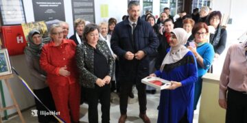 Za Dan državnosti žene borkinje poklonile Ilijašu izložbu “Od borca do kreativca”