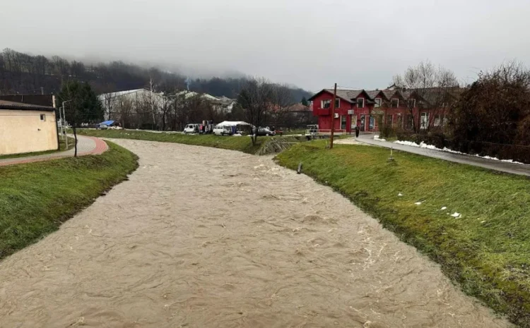 Objavljeno upozorenje za učenike OŠ Gornji Vakuf i njihove roditelje: Opasno povišen vodostaj Vrbasa