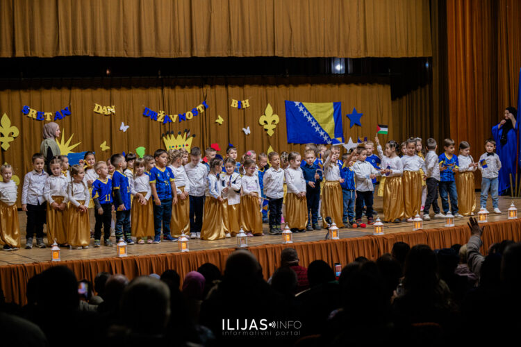 Predškolska ustanova „Behar“ obilježila Dan državnosti svečanom priredbom u kino sali (FOTO)