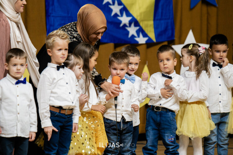 U Ilijašu održana druga priredba mališana Predškolske ustanove “Behar”: Pjesma, ples i dječija radost (FOTO)