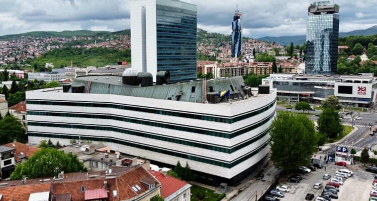 Državni uposlenici će dobiti 1.000 KM jednokratne naknade uz novembarske plate