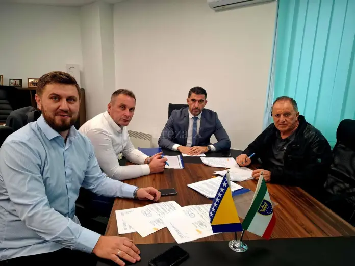 Potpisan ugovor za nastavak sanacije ceste Podlugovi – Breza