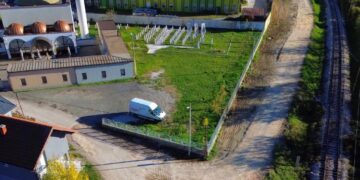 U toku pripreme za asfaltiranje puta pored džamije u Starom Ilijašu