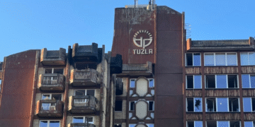 Raste broj žrtava u Tuzli: Poginulo 11 štićenika Doma penzionera, 35 povrijeđeno, a troje u kritičnom stanju