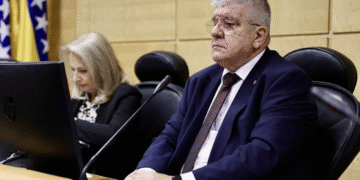 Bizarne scene u Parlamentu FBiH: Damir Nikšić najavio da će zapjevati, Mioković mu oduzeo riječ