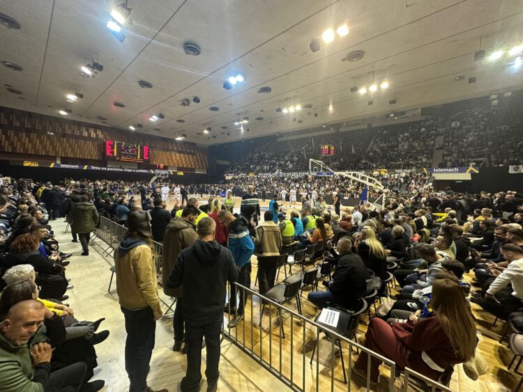 Navijači ispunjavaju tribine Skenderije, BiH će imati veliku podršku protiv Srbije