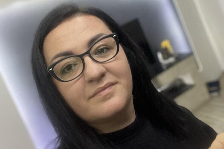 Udruženje Pomozi.ba pokrenulo je apel za liječenje Aide Sinanović, bori se s Parkinsonom bolešću