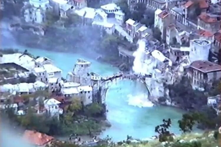 Najtužniji događaj u historiji Mostara: Na današnji dan srušen Stari most