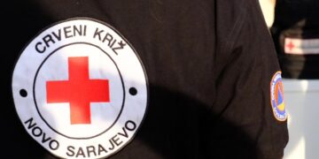 Crveni križ u Sarajevu upozorava: Muškarac obilazi stanove i prikuplja novac za nepostojeću akciju
