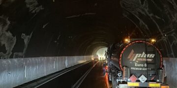 Potpuno obustavljen saobraćaj na putu Sarajevo – Konjic, popriječila se cisterna na Bradini