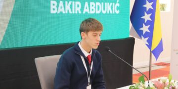 Mladi Bakir Abdukić iz Ilijaša osvojio prvo mjesto u svojoj kategoriji na takmičenju „Hifz Zenica 2025“