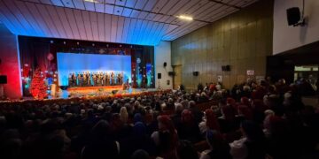 U Ilijašu u prepunom kinu održan 11. Božićni koncert u organizaciji HKD „Napredak“