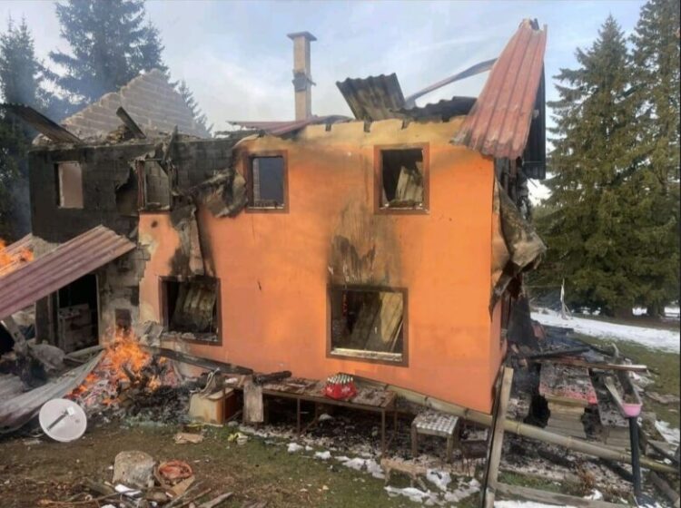 Izgorio planinarski dom na Bukoviku iznad Sarajeva